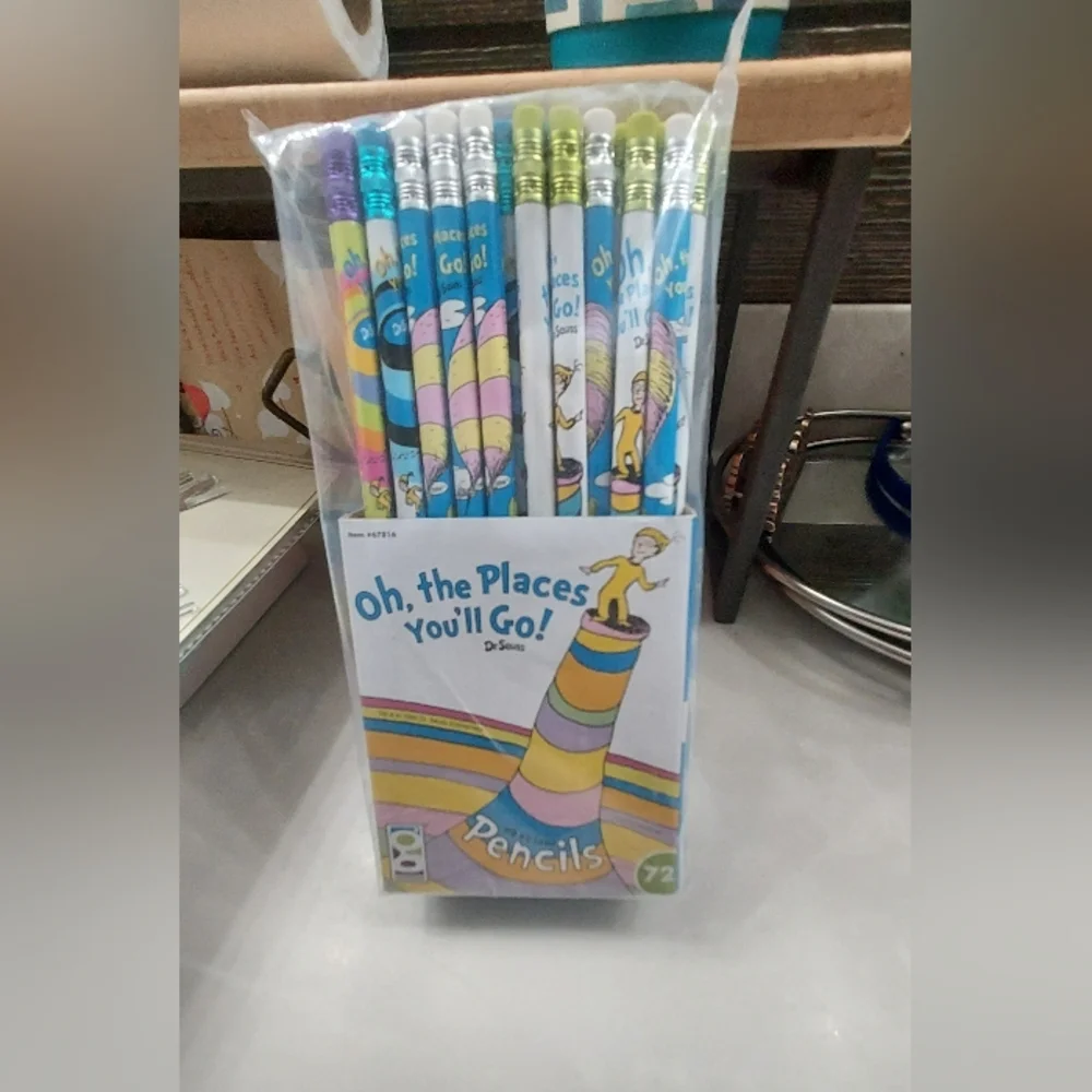 Dr. Seuss 'Oh, the Places You'll Go!' Colorful Pencil Set